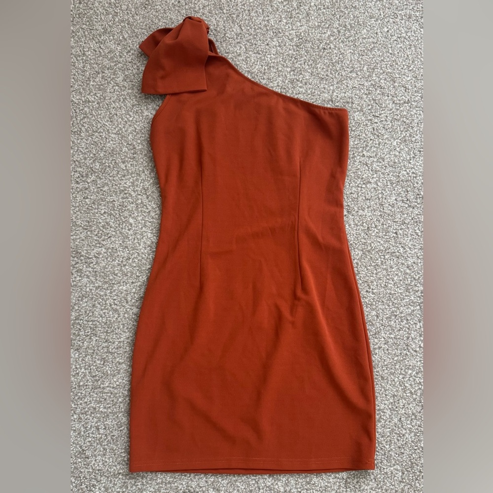 One-Shoulder Burnt Orange Bow-Accent Bodycon Dress
